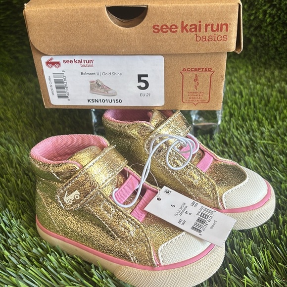 🌈SEE KAI RUN Gold and Pink Kids Top Sneakers SIZE #5🌈 - Picture 17 of 17